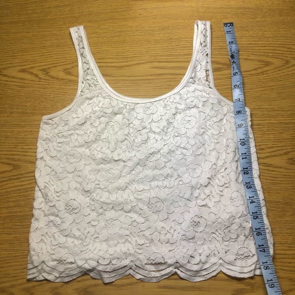 (🌸3 FOR $15 DEAL!) Hollister Lace Crop Tank - Picture 7 of 7